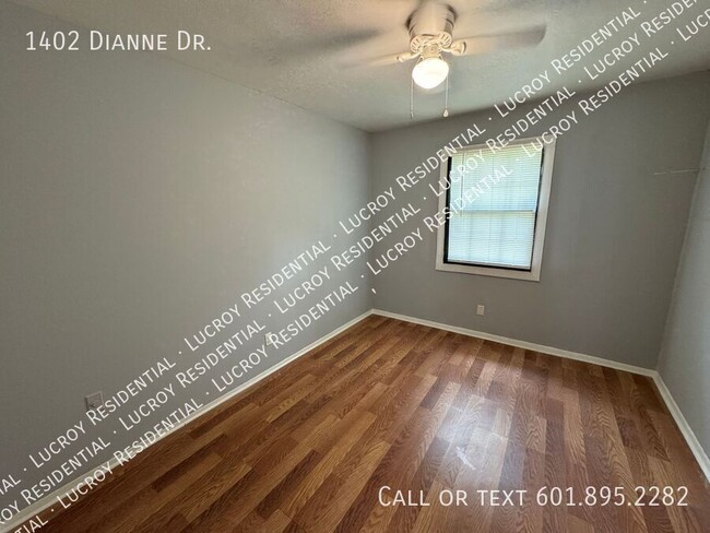 Building Photo - 1402 Dianne Dr