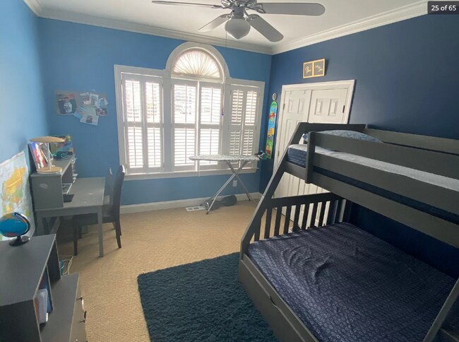 Building Photo - Spacious 4 bed home in desirable Snug Harbor!
