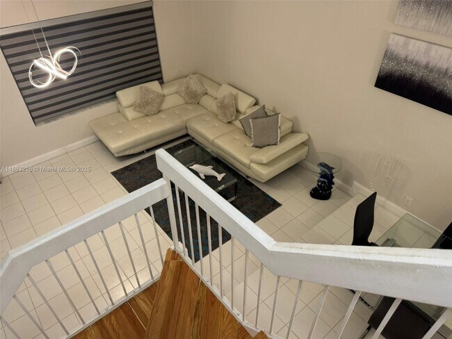 Building Photo - 331 Patio Village Terrace