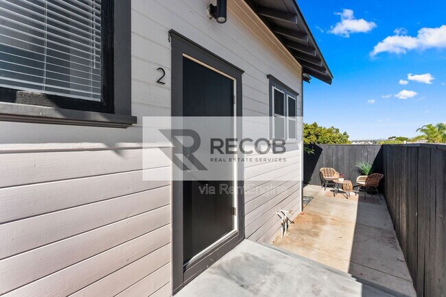 Building Photo - 832 Desty St