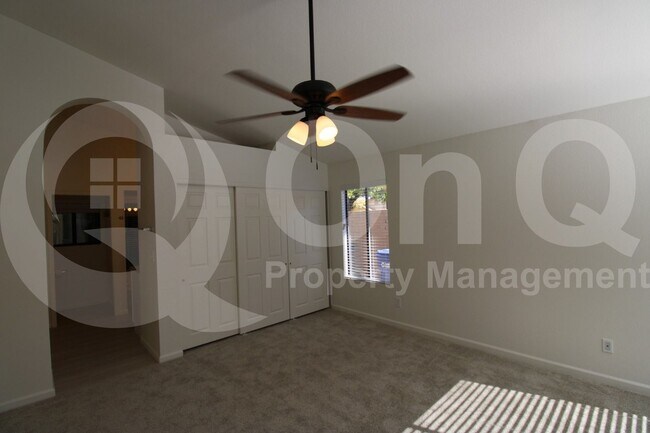 Building Photo - 55 E La Vieve Ln