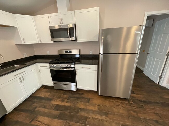 Building Photo - Central Tucson, close to University of Ari...