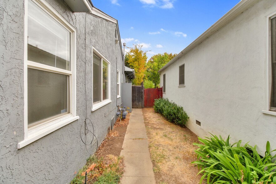 Building Photo - 47 Fallon Ln