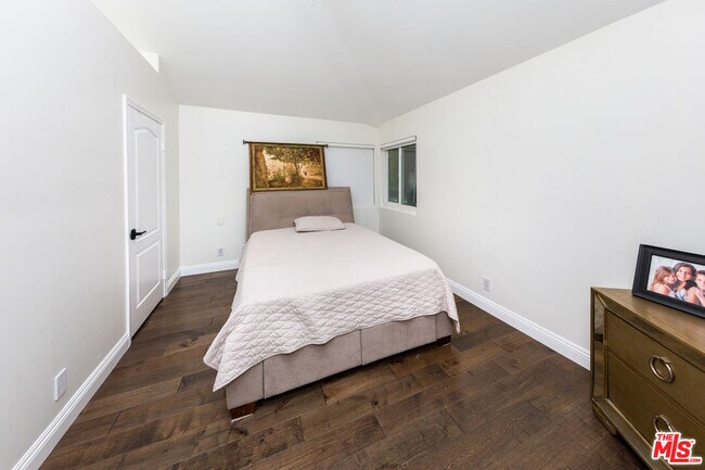 Building Photo - 5711 Aura Ave