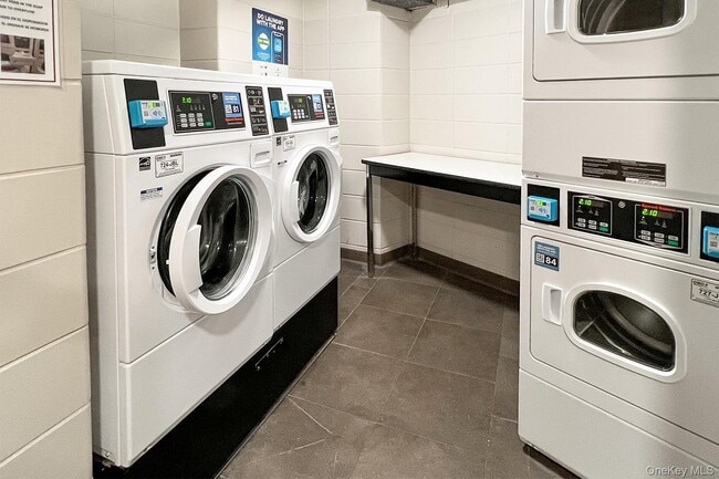 Building Photo - 20 W 64th St