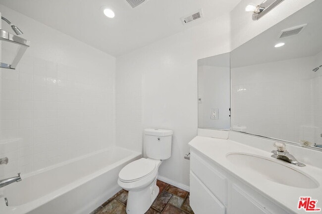 Building Photo - 3702 Las Palmas Ave