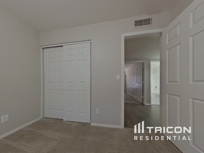 Building Photo - 9343 W Mission Ln