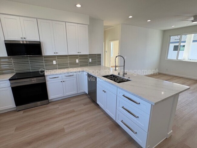 Building Photo - 6170 Briercrest Ave