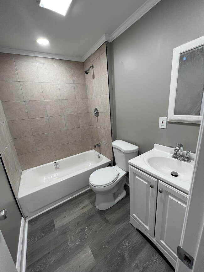 Building Photo - 414 E Washington Ave