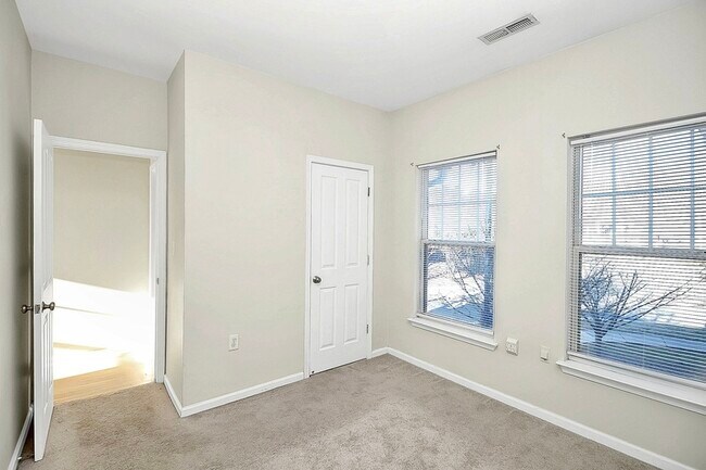 Building Photo - 526 N Davidson St