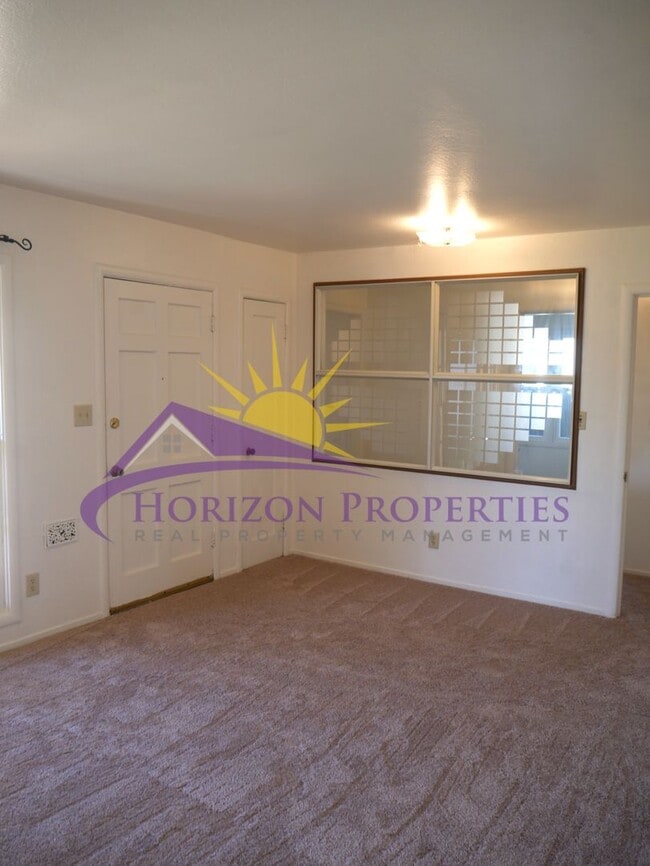 Building Photo - Unique 3 Bed 1.5 Bath 1,173 Sq. Ft. South Sacramento Home in Freeport Village