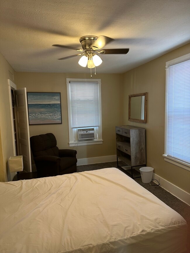 Building Photo - 79 Lynwood Ave