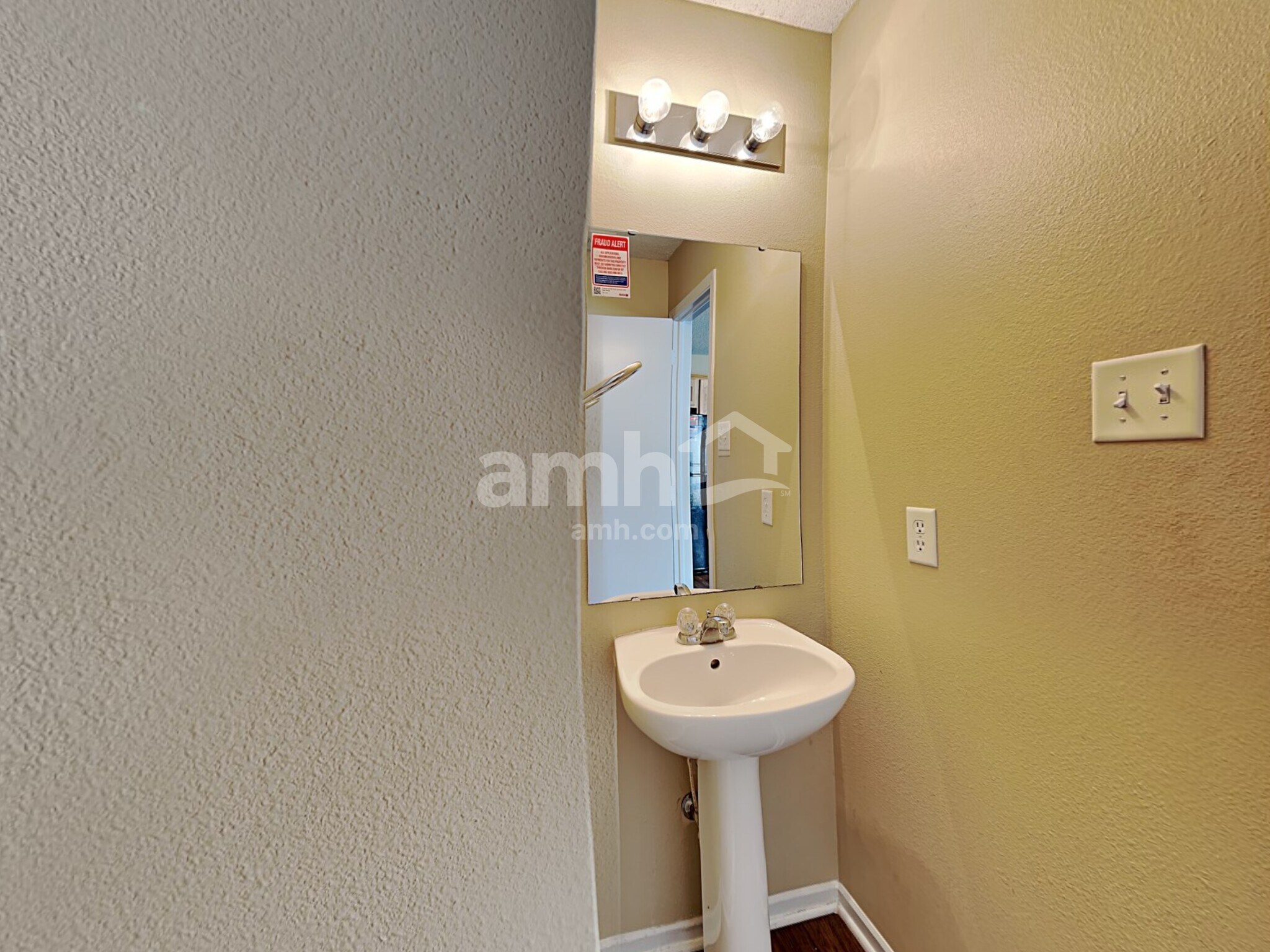 Building Photo - 8327 Wanda Lake Dr