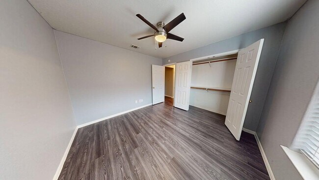 Building Photo - 106 Cedar Ridge Dr
