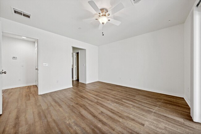 Building Photo - 51735 Avenida Obregon