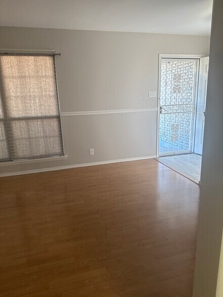 Building Photo - 2210 Greencrest Dr