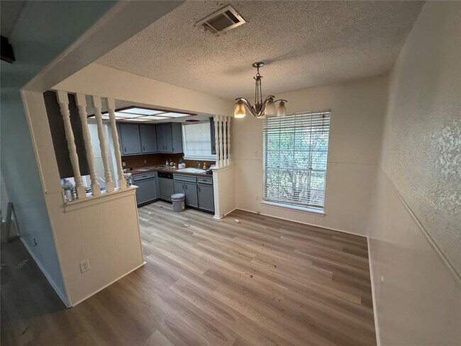 Building Photo - 1309 Radam Cir