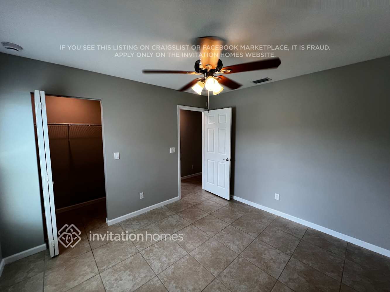 Building Photo - 371 SW Aero Cir