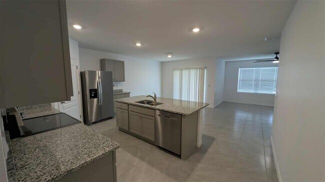 Building Photo - 33436 Country House Dr