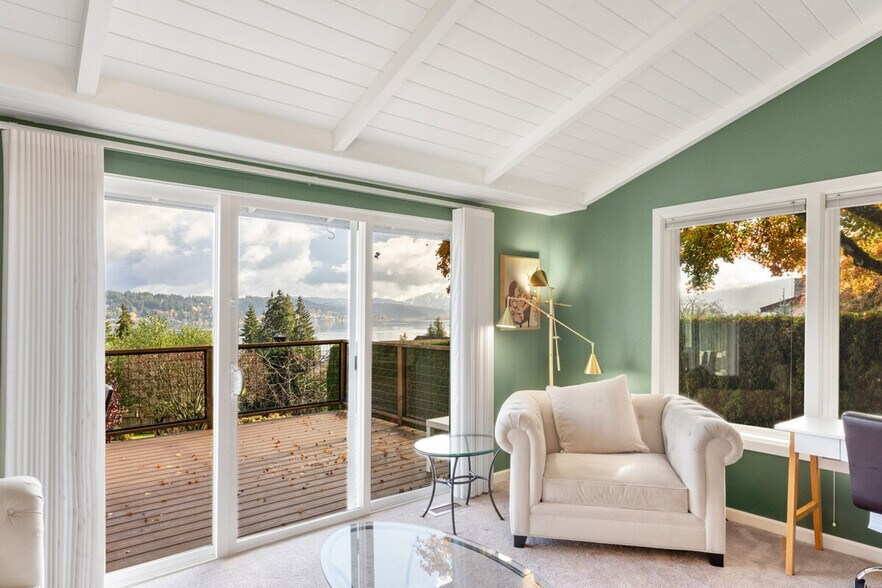 Building Photo - 16901 SE 25th St