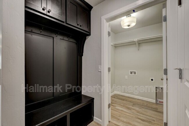 Building Photo - 642 Juniper St