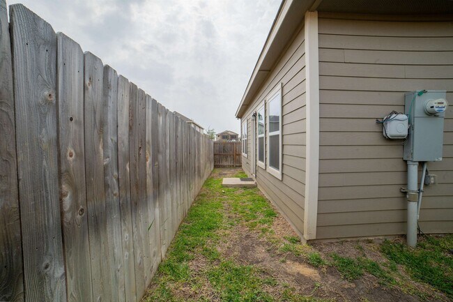 Building Photo - 3707 Felicity Dr