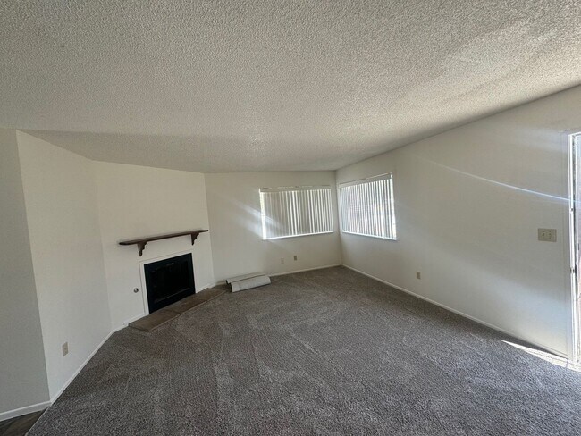 Building Photo - 6739