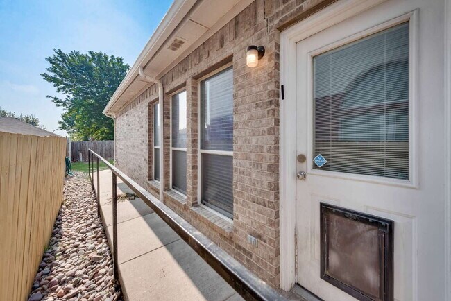 Building Photo - Fantastic 3 bed-2 bath in N. Forth Worth