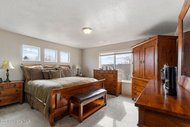 Building Photo - Spacious 4BR + Loft Home in Desirable North Place Community — Post Falls