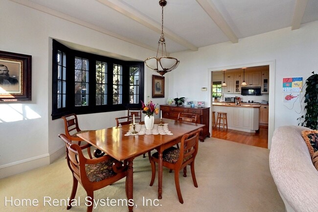 Building Photo - 3 br, 3 bath House - 425 Lakeview Avenue