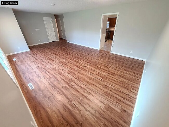 Building Photo - 11 Jan Ave