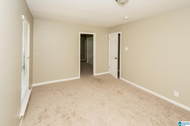 Building Photo - 2109 Pershing Rd