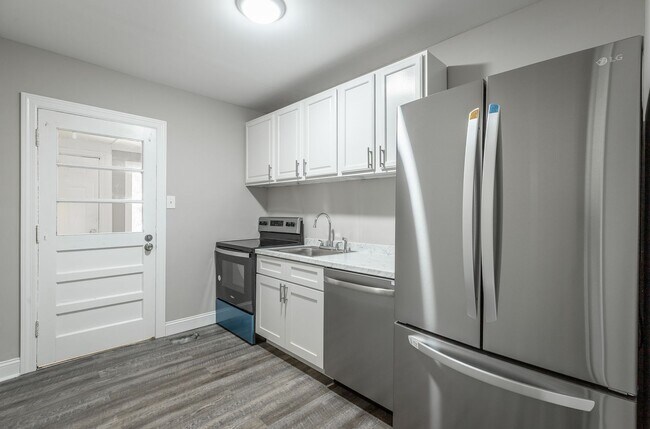 Building Photo - 5107 Sunbeam Ave