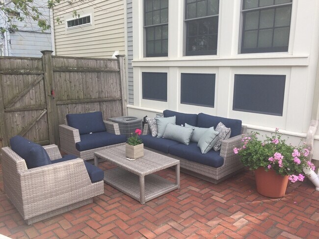 Building Photo - 21 Prospect St