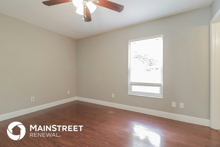 Building Photo - 8011 Killian Dr