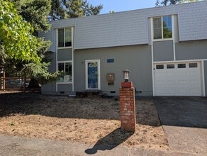 Building Photo - 3 Bedroom, 2.5 Bathroom 2-Story Duplex Wit...