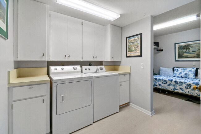 Building Photo - 601 Seafarer Cir