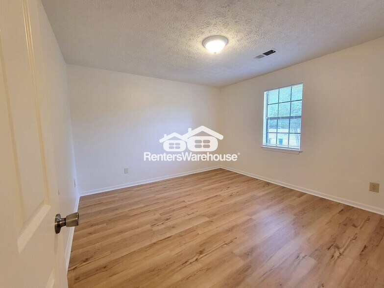 Building Photo - 270 S Jeff Davis Dr