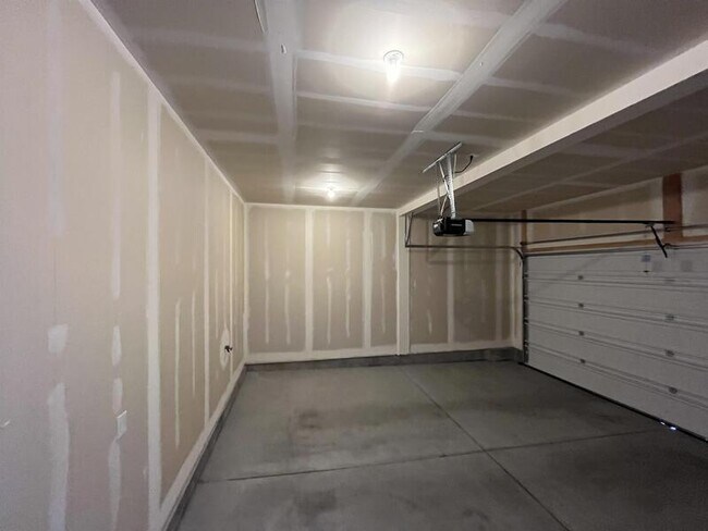 Building Photo - 1508 W Sparta Way
