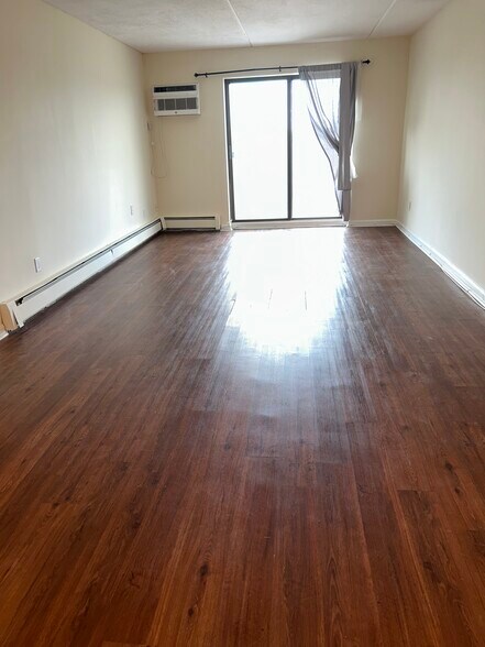 Building Photo - 95 Nahant St