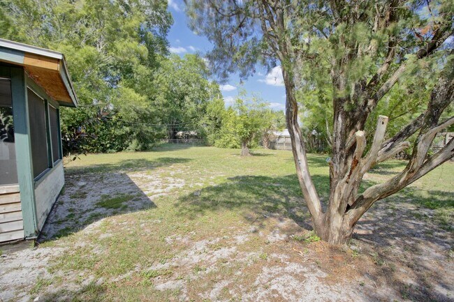 Building Photo - 801 Egan Dr