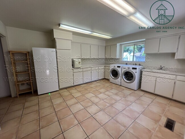 Building Photo - Ranch Style Carmel Valley Property in Desirable Robledo Neighborhood