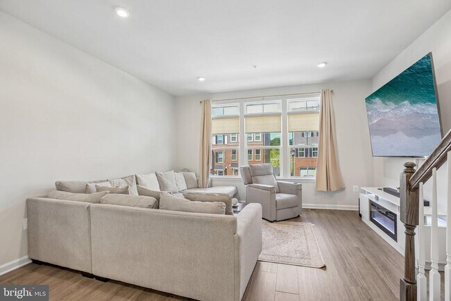 Building Photo - 158 Woodgate Cir