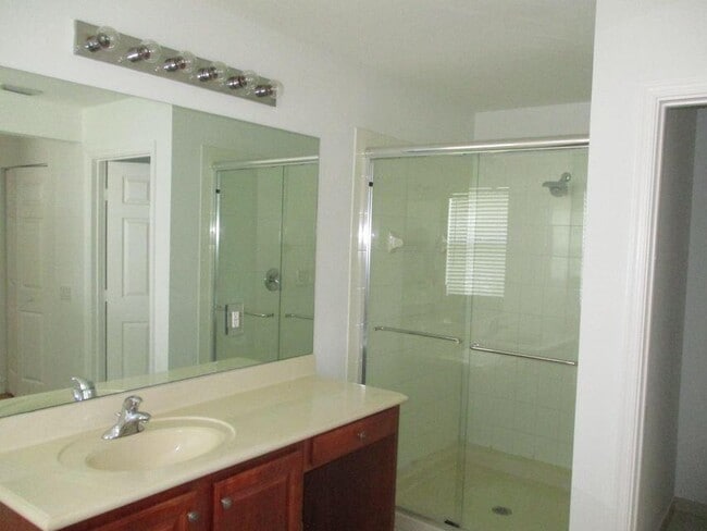 Building Photo - 8887 Chestnut Ridge Way