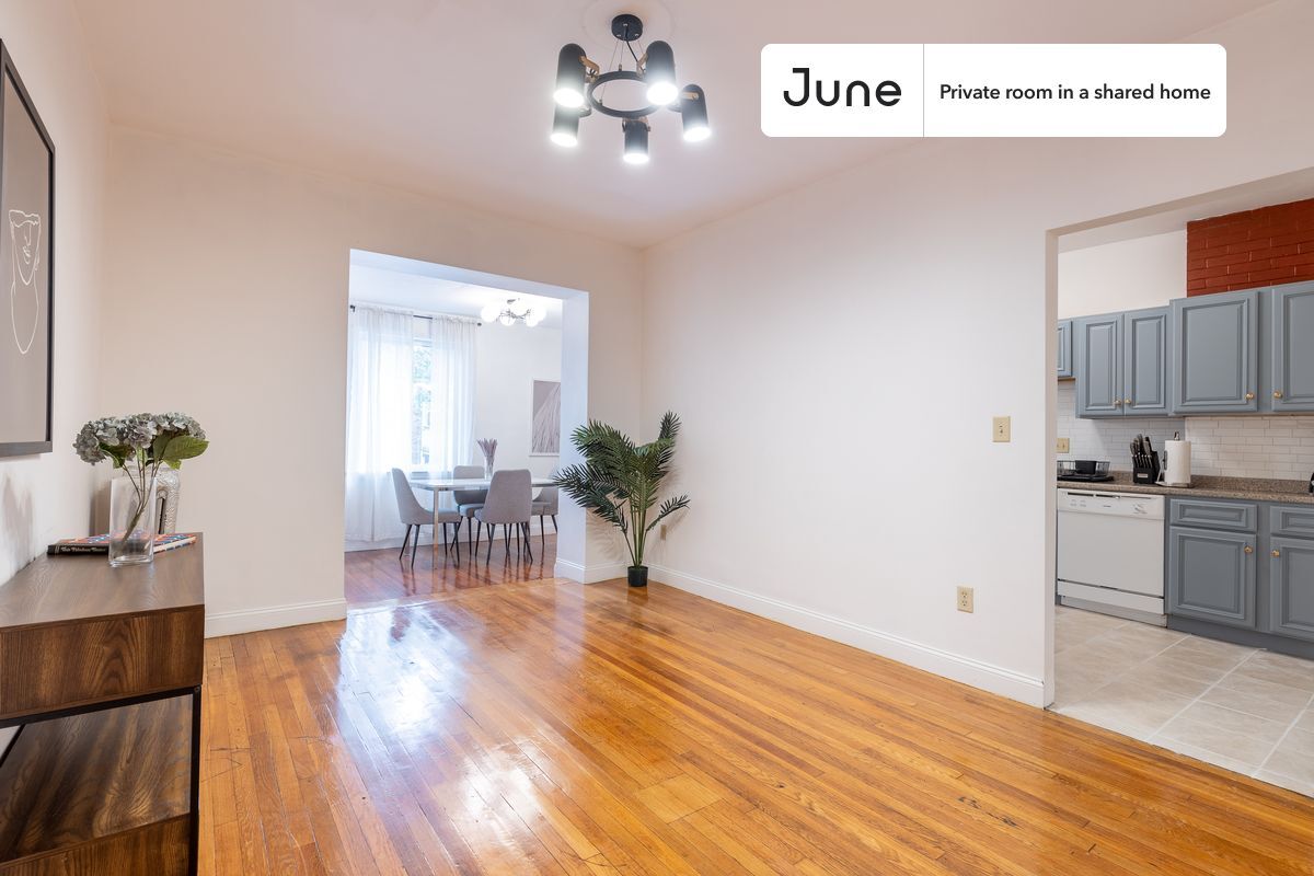 Building Photo - Room in Shared 4 bed/2 bath home