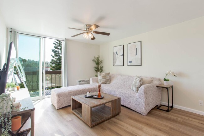 Building Photo - 3050 Rue D’Orleans