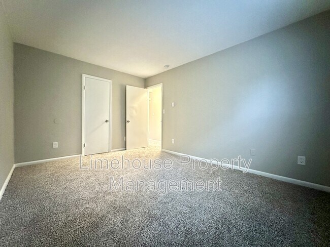 Building Photo - 9117 Chesapeake Blvd