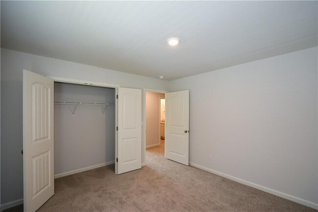 Building Photo - 331 Belmont Dr