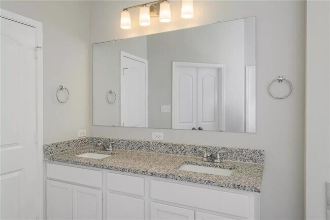 Building Photo - 5118 Leaning Tree