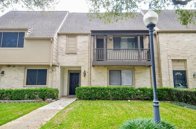 Building Photo - 15337 Falmouth Ave